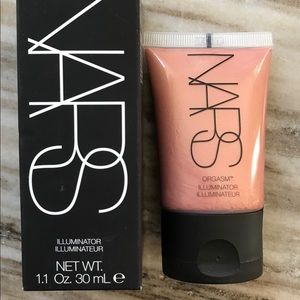 NARS Illuminator in Orgasm
